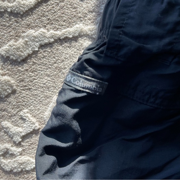 Columbia Black Cargo Shorts - Picture 9 of 10